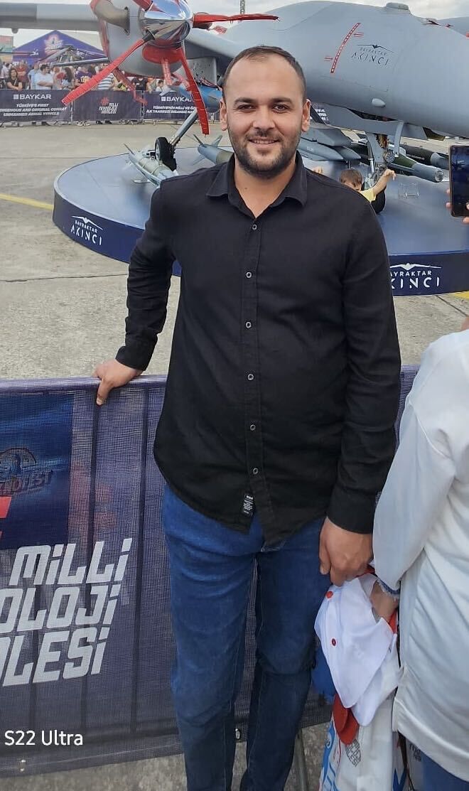  52998479  Hasan, 37 ,    Palais-Bourbon