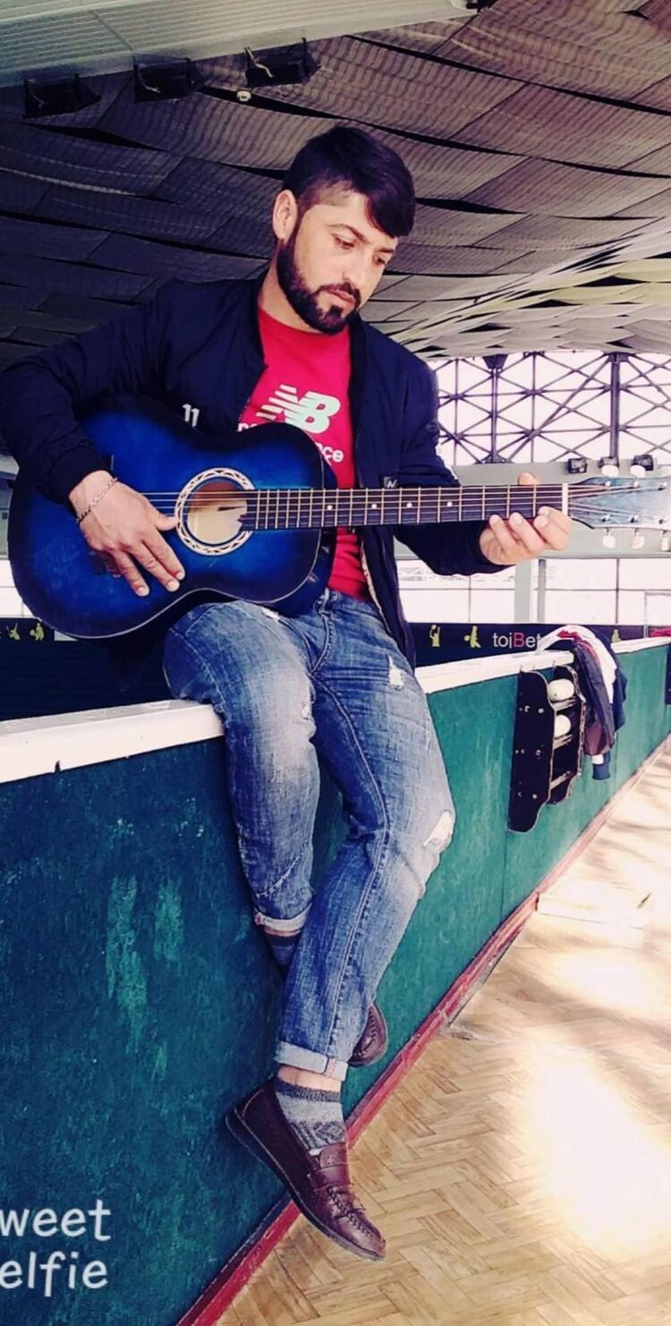  40580259  Khabib, 37 ,    