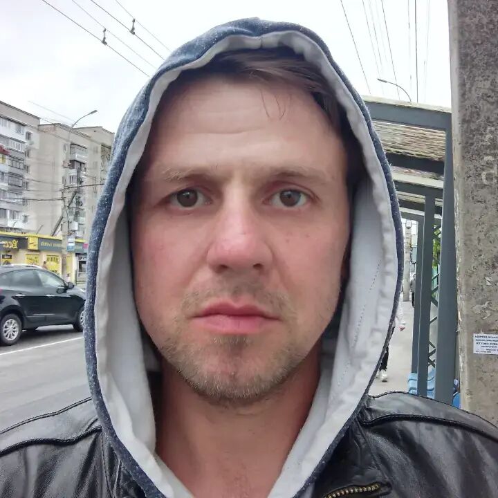  52076369  , 37 ,    