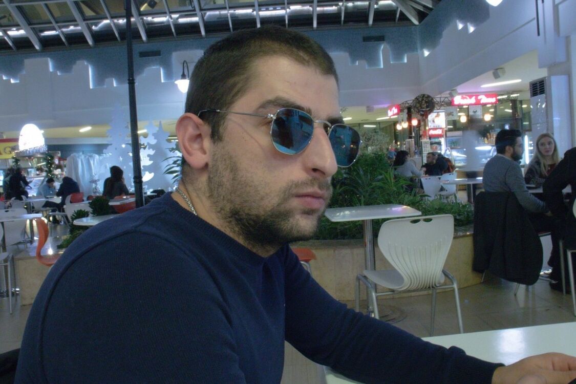  19007429  Hayk, 32 ,    