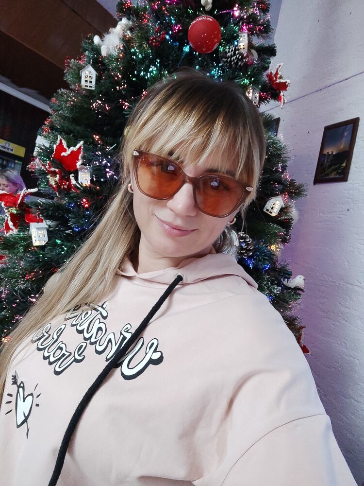  ,   Yuliia, 43 ,     , c , 