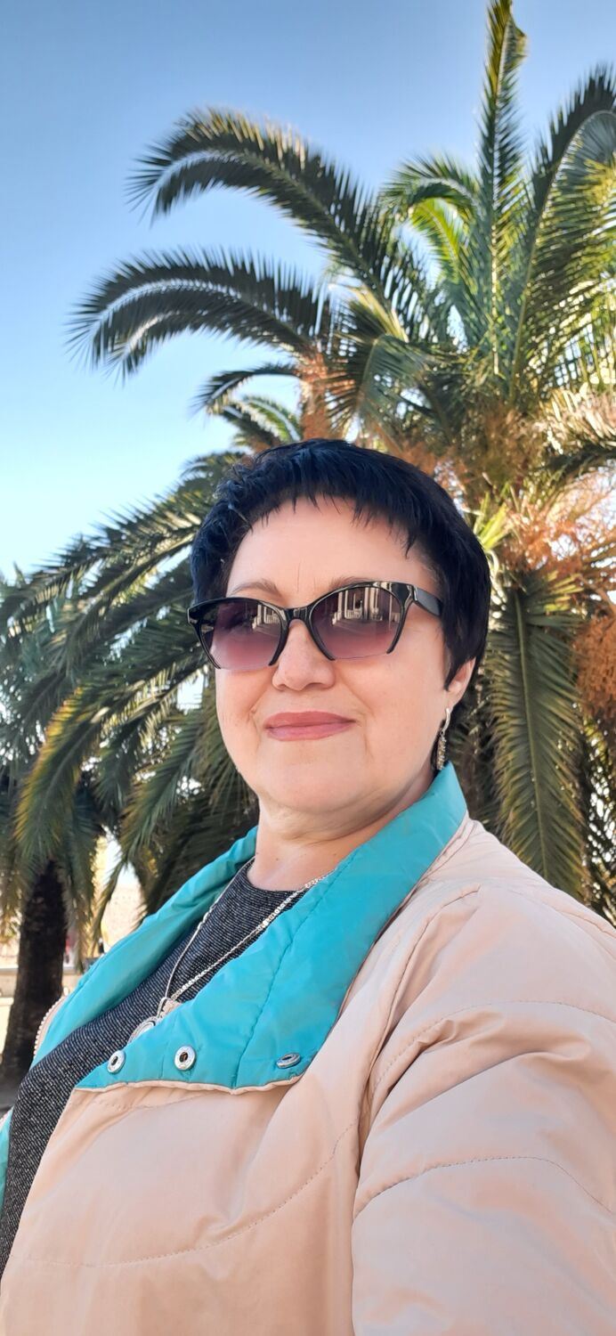  52267019  Elena, 58 ,    