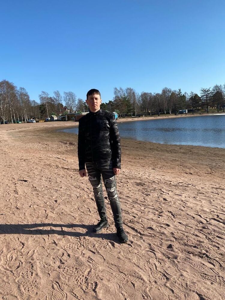  ,   Anatolii, 39 ,   c 