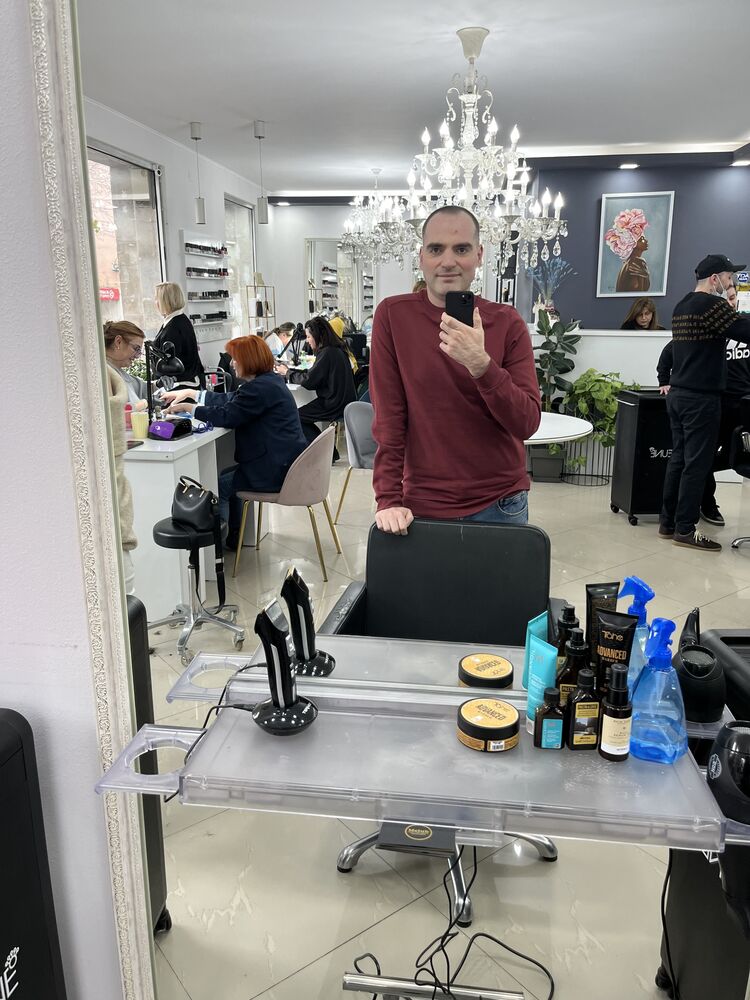  41144089  Giorgi, 39 ,    