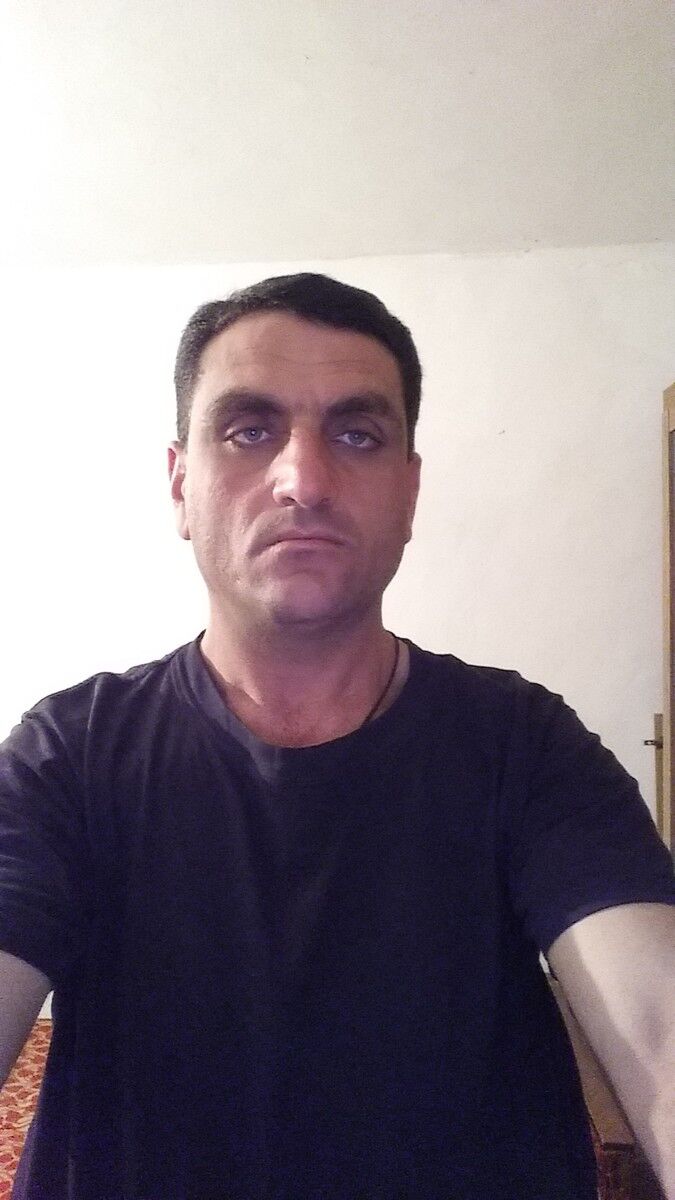  12144599  Nshan, 49 ,    