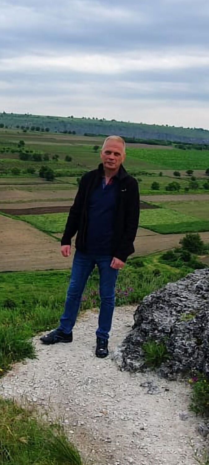  38314099  Vladimir, 58 ,    