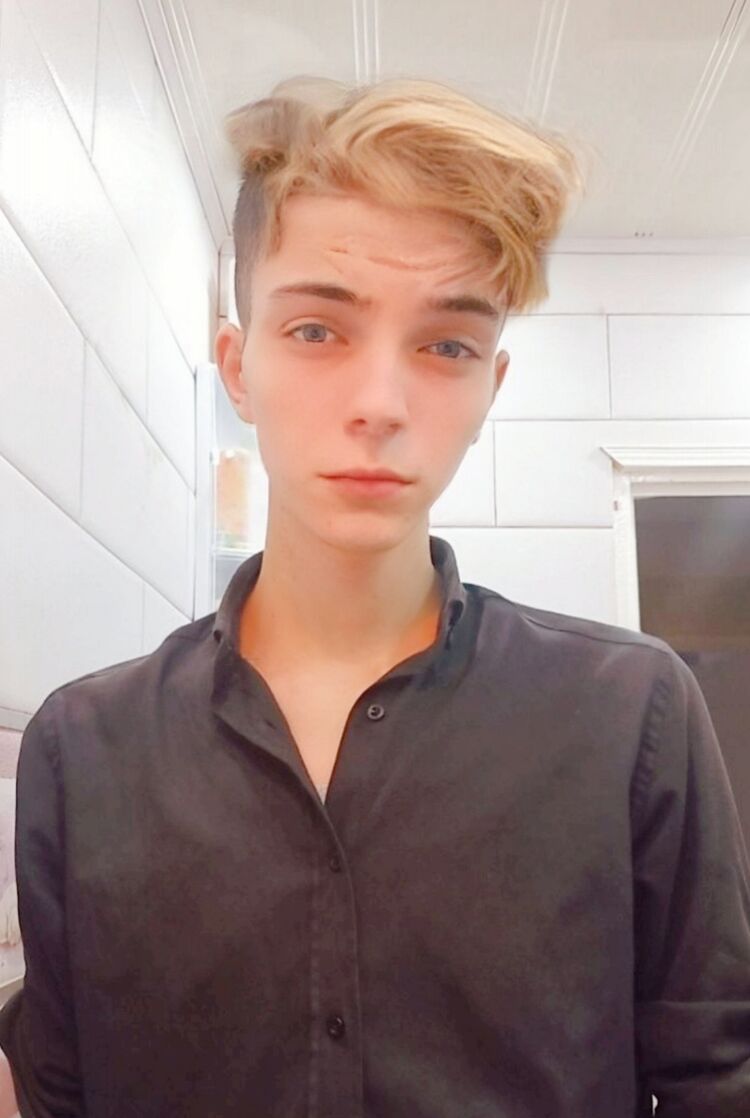  38579839  ARTHUR, 25 ,    Anthem