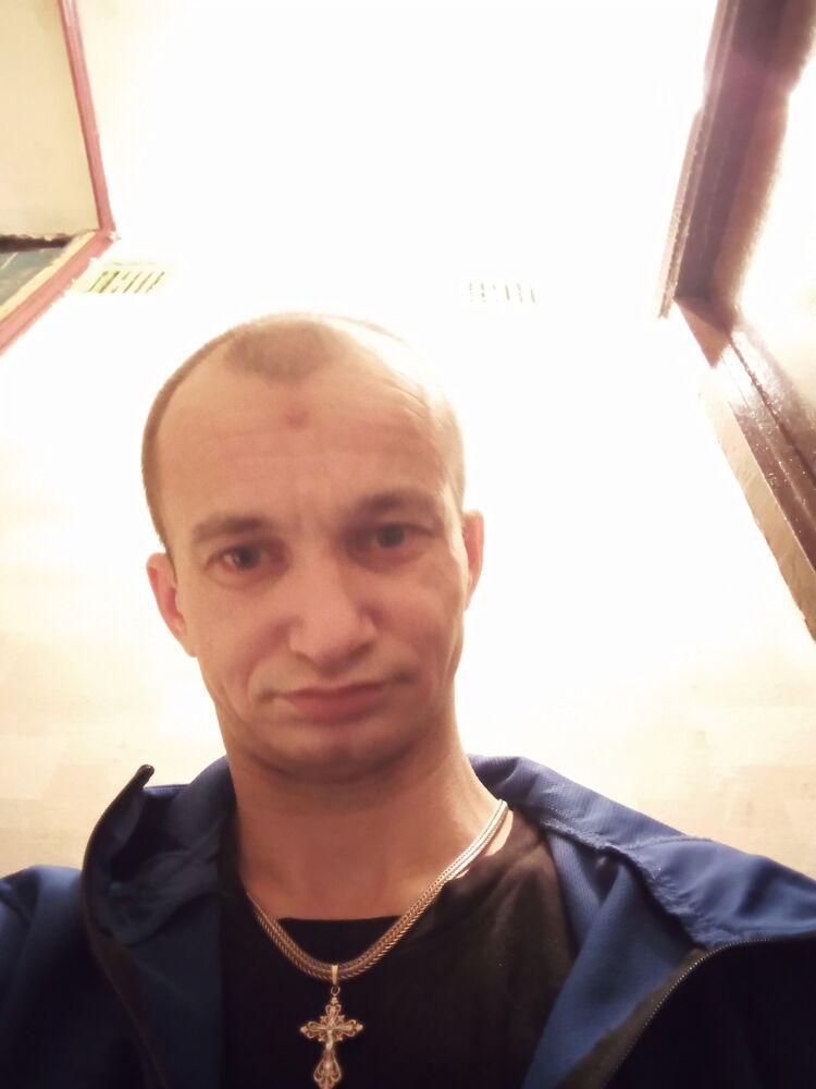  ,   Denis, 38 ,   ,   