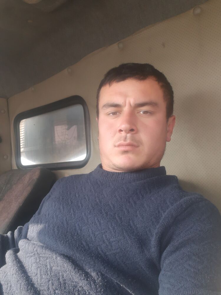  33717289  Ibrohim, 26 ,    