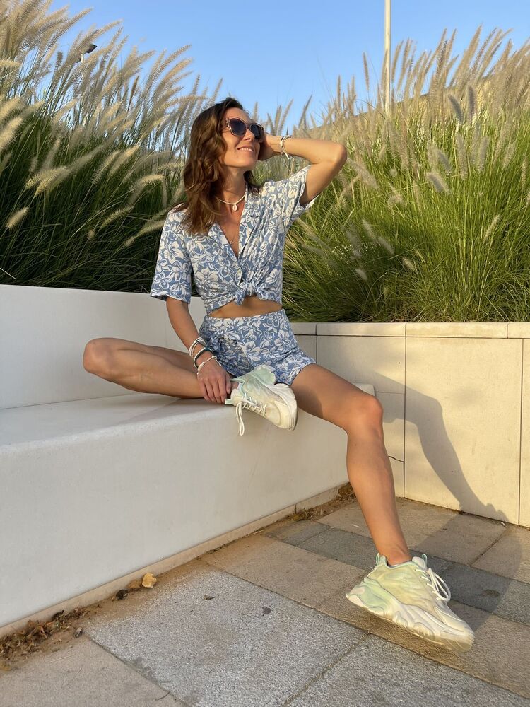  54189429  Marina, 37 ,    