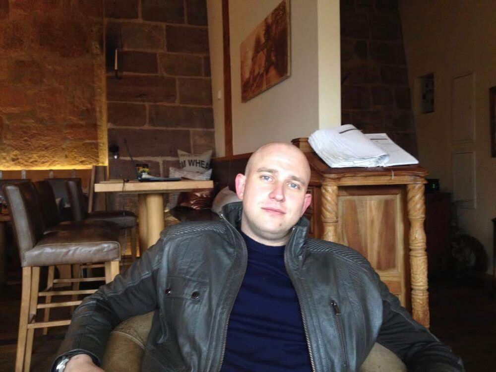  Glinde,   Leoleoleo, 40 ,   ,   
