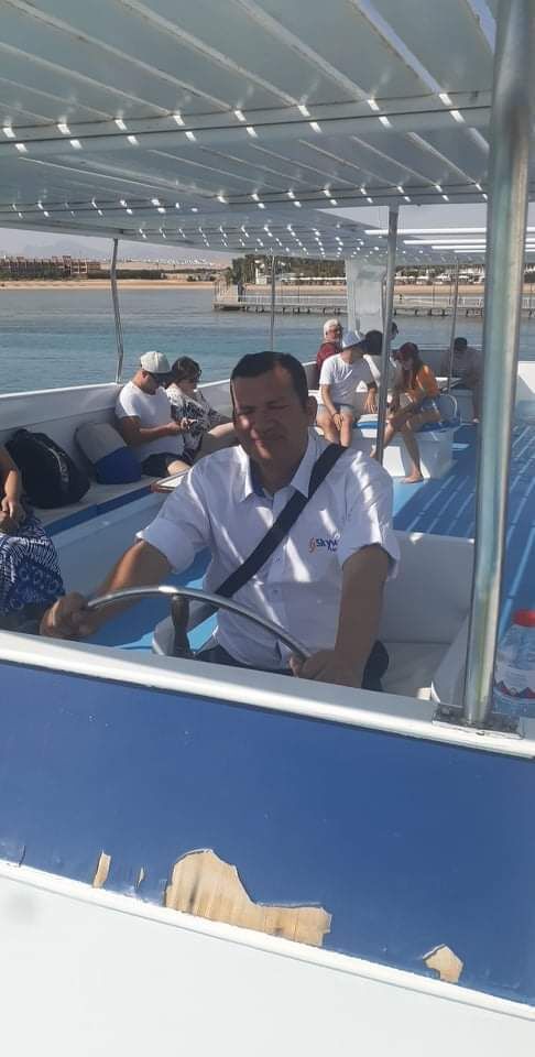  24015729  Younes, 51 ,    