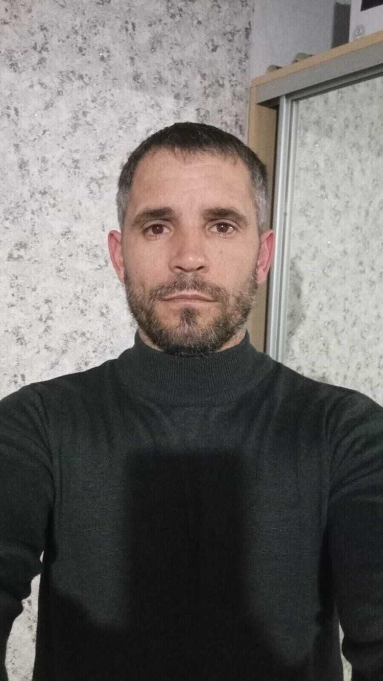  ,   Nikolia, 42 ,     , c 