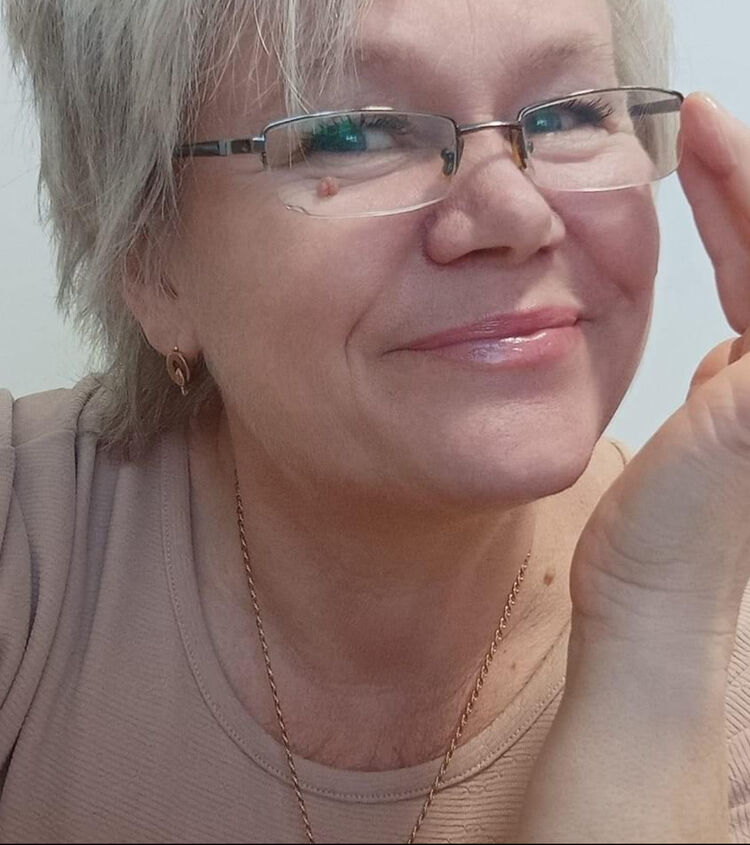  53771149  Lana, 56 ,    