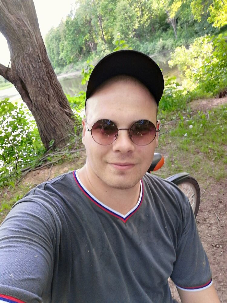  19765899  Aleksandr, 29 ,    