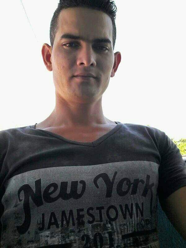  53344179  Yoannis, 34 ,    