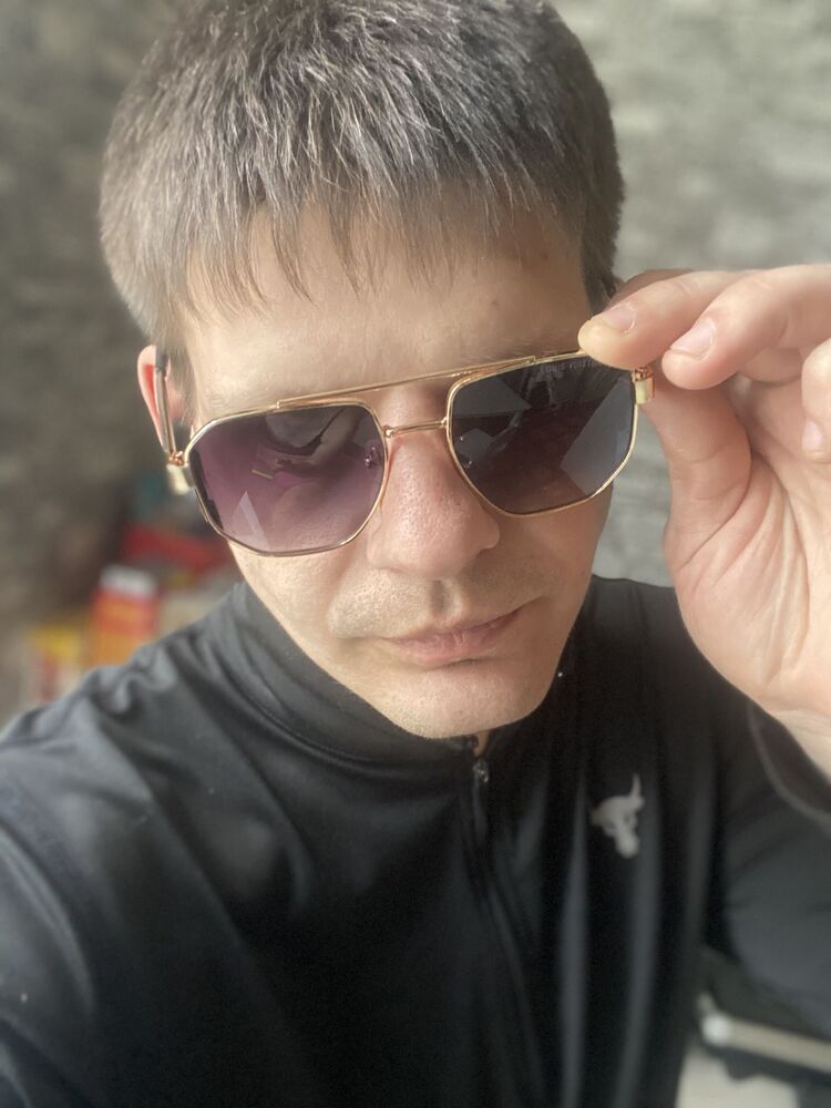  35252739  Nikolai, 34 ,     