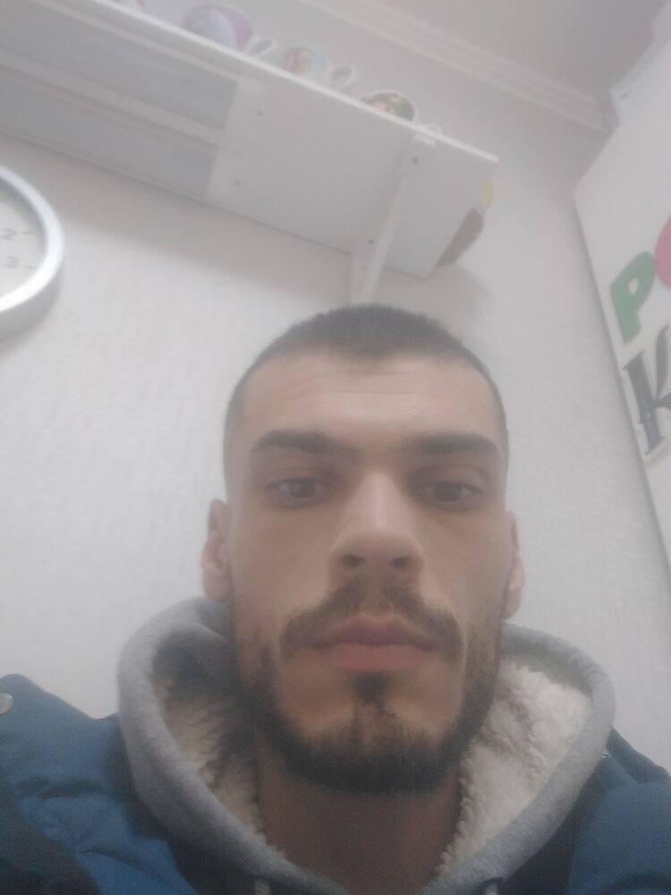  47630859  Robert, 28 ,    