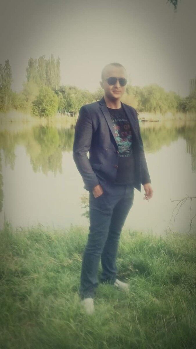 10793059  Gheorghe, 30 ,    