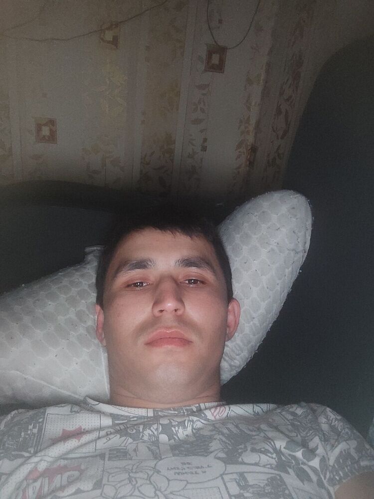  49487669  YOSH, 31 ,    