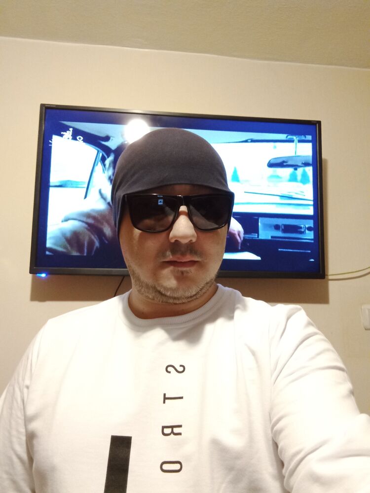  33943849  , 42 ,    