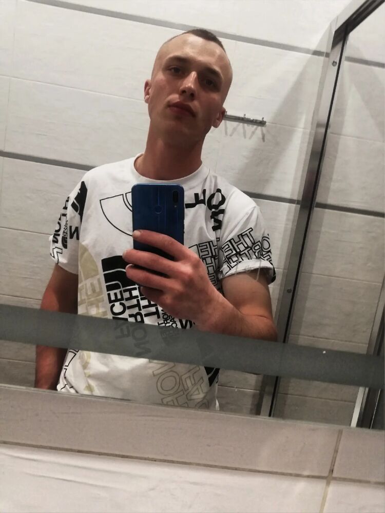  42978069  Vladislav, 25 ,    