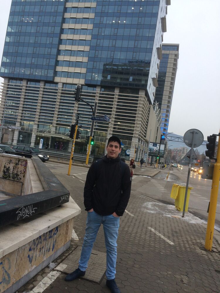  25335359  Dima, 32 ,    