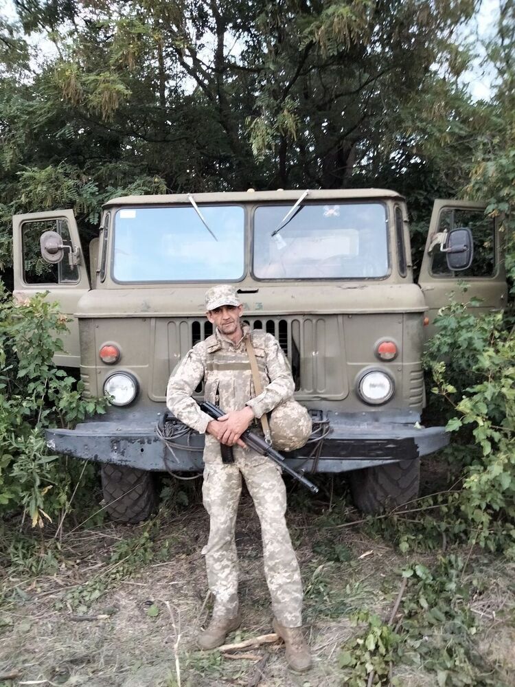  28793909  Sergei, 59 ,    