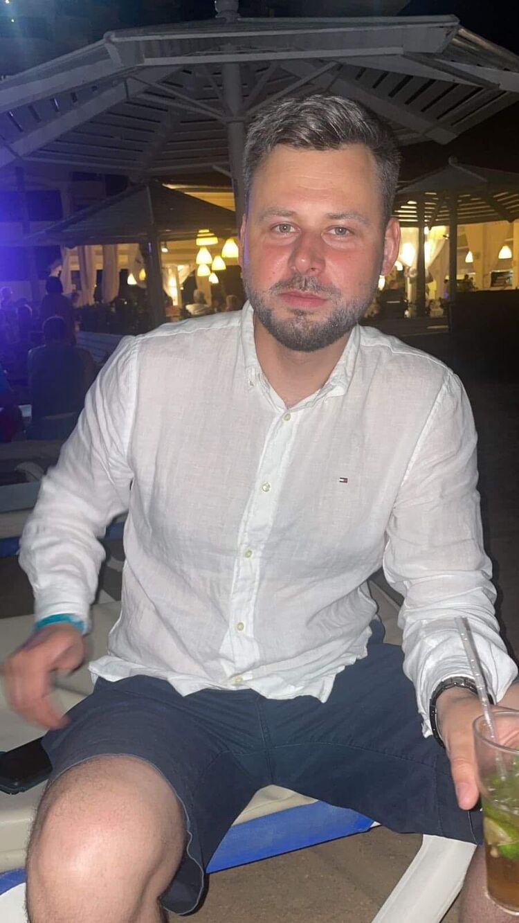  42148579  Milosz, 36 ,    Celle