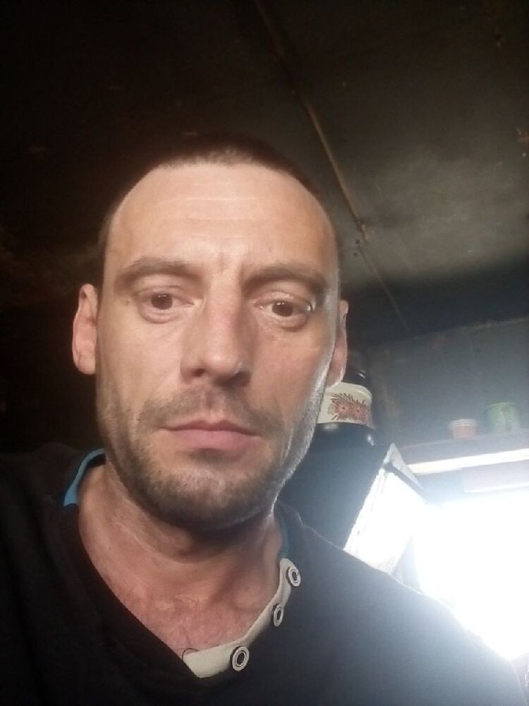  ,   Petr, 44 ,     , c 