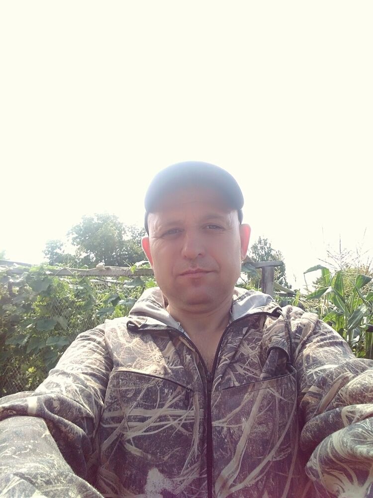  20913209  Slava, 49 ,    