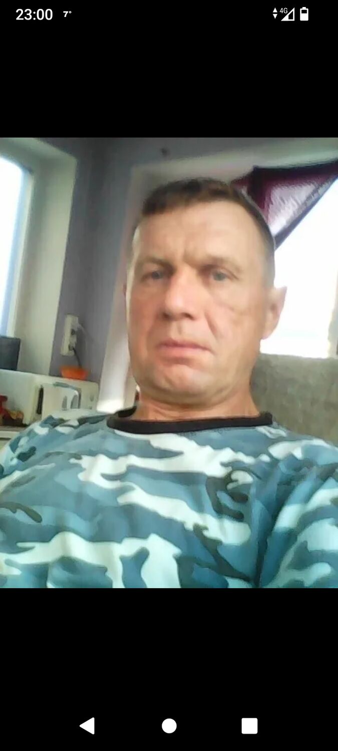  44173749  Igor, 54 ,    