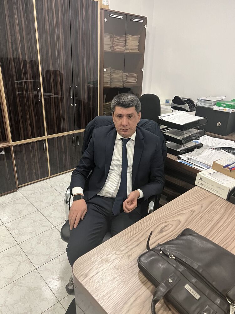  38528069  Azizbek, 41 ,    