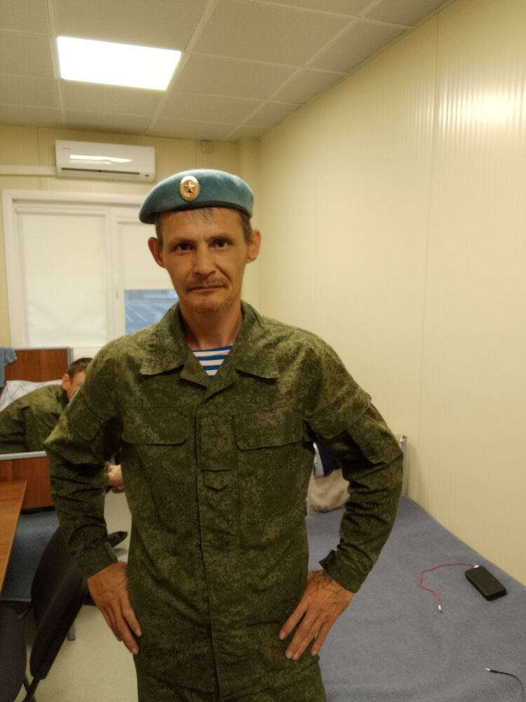  ,   Artem, 43 ,   ,   