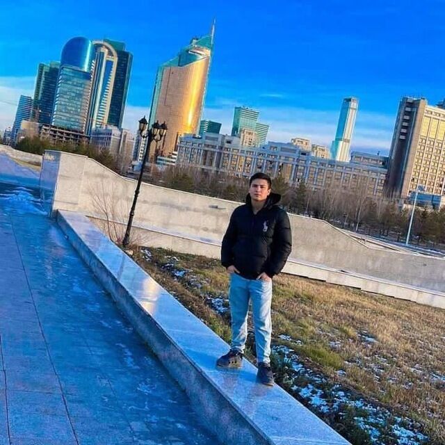  46887289  Nodir, 24 ,    