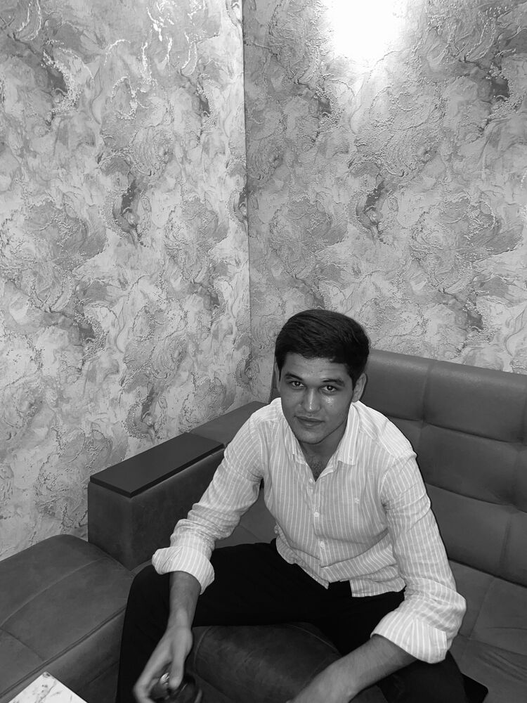  53794069  Abdulatif, 19 ,    