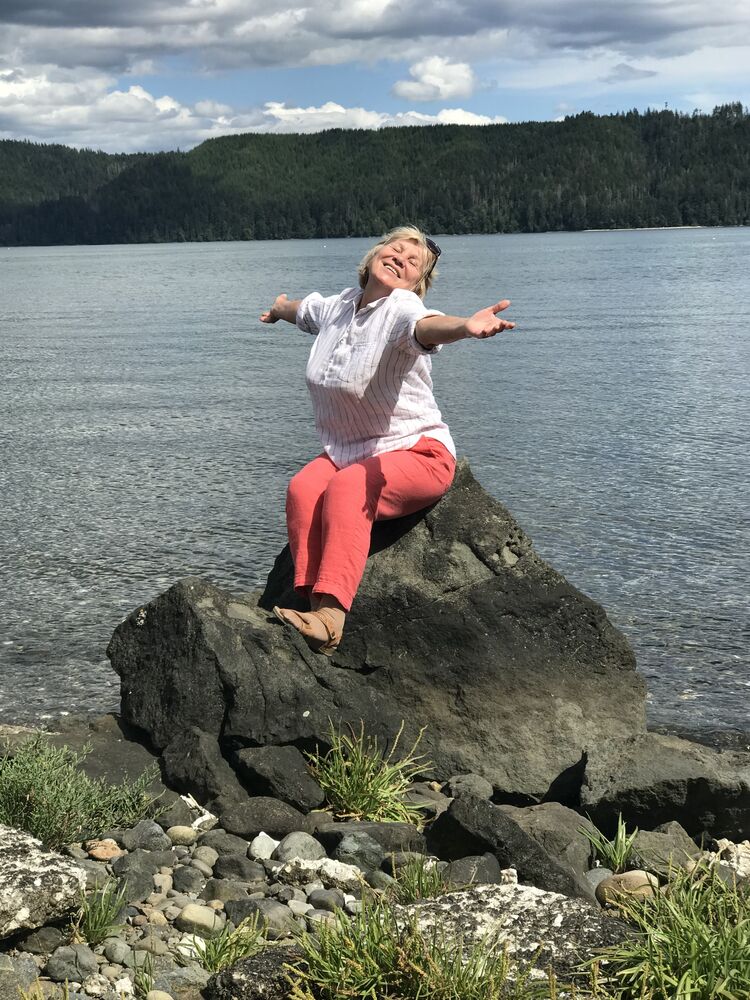  34257259  Tatiana, 69 ,    Bellevue