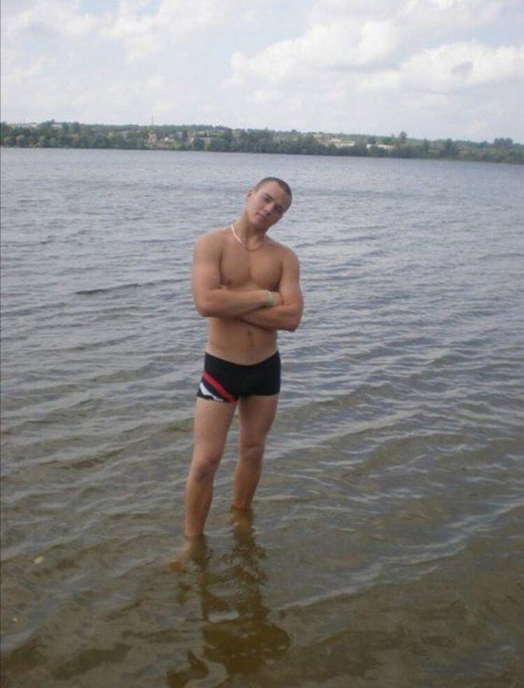  30989299  Alex, 37 ,    