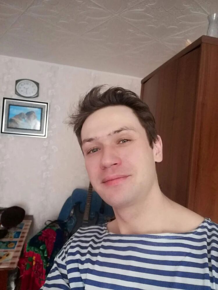  49106239  Roman, 35 ,    