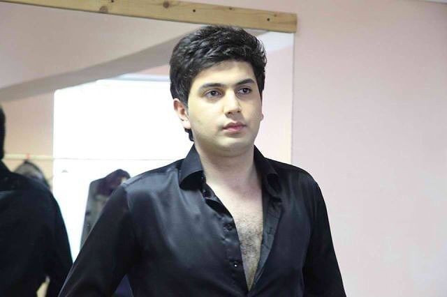  19130269  GARIK, 39 ,    