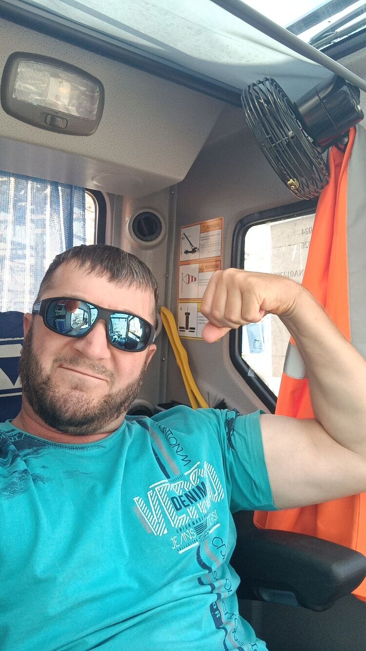  44306139  , 49 ,    