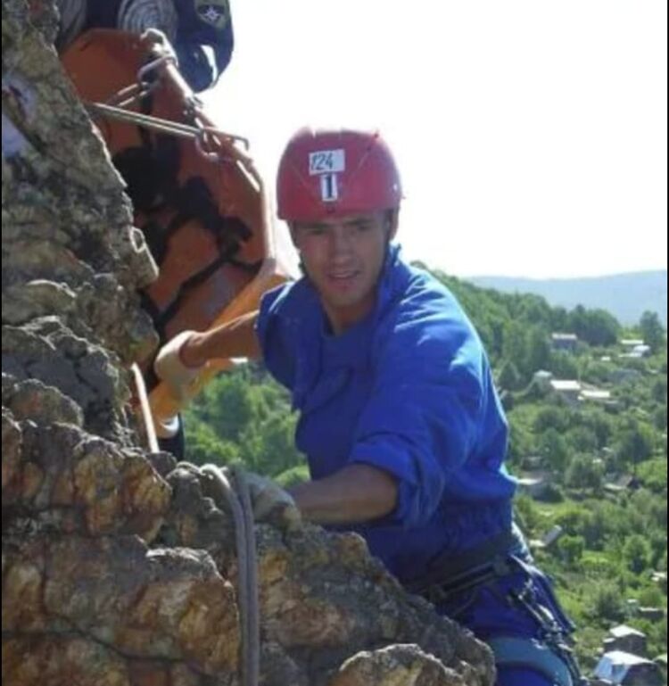  53001289  , 44 ,    -