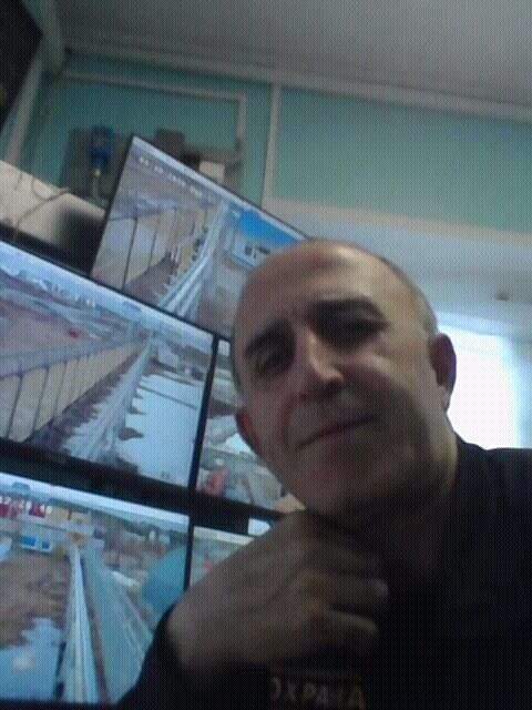  21955979  Gena, 48 ,    