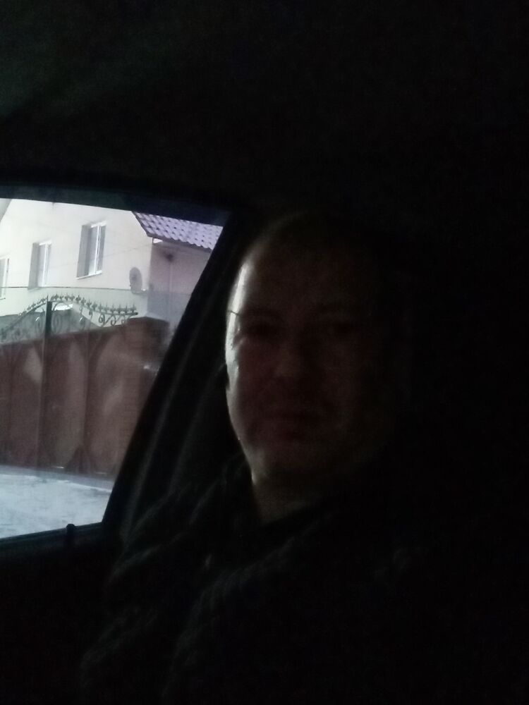  48026869  Denis, 38 ,    