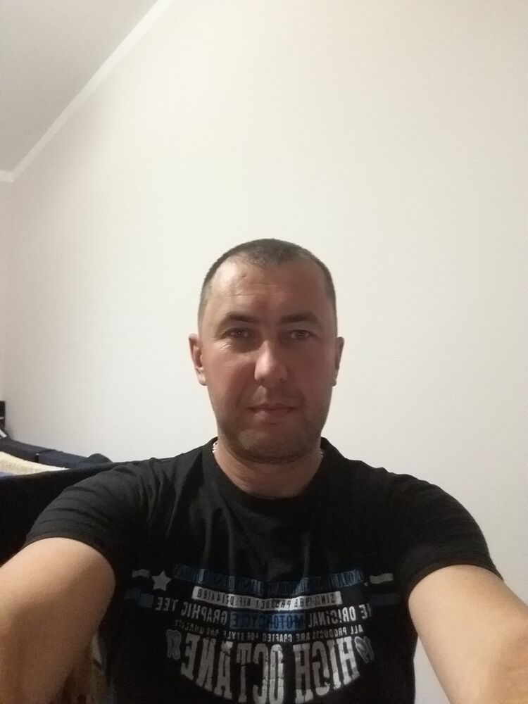  ,   Stas, 42 ,   ,   