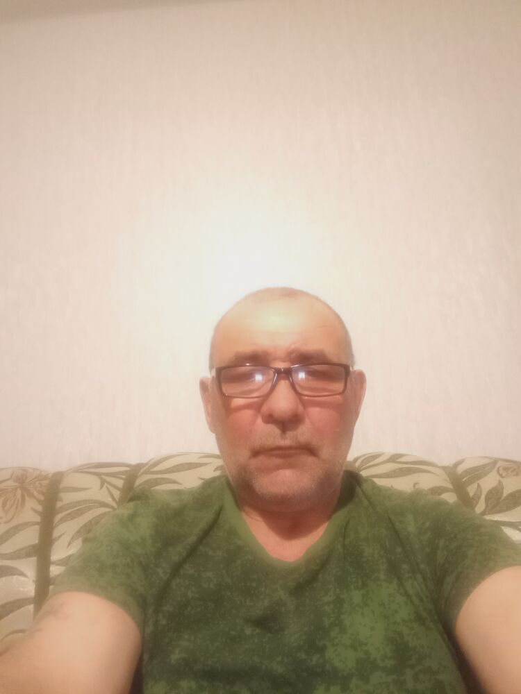  42128329  , 52 ,    