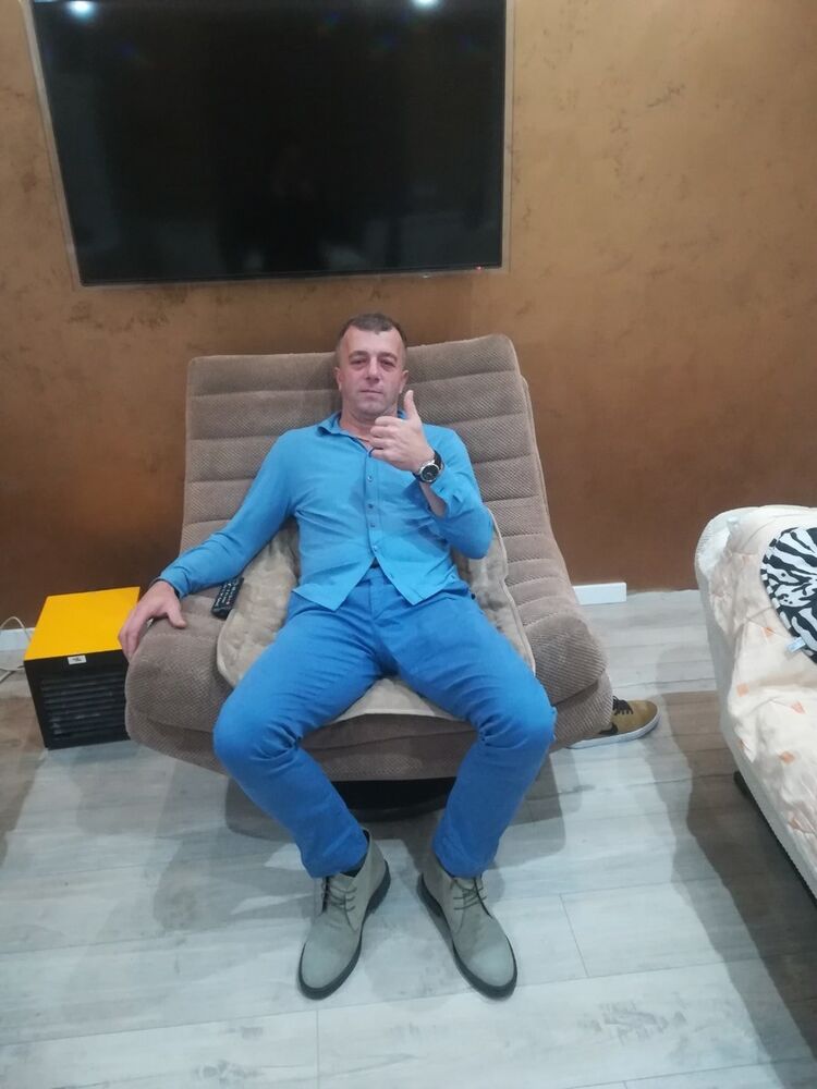  18214269  Sladjan, 48 ,    