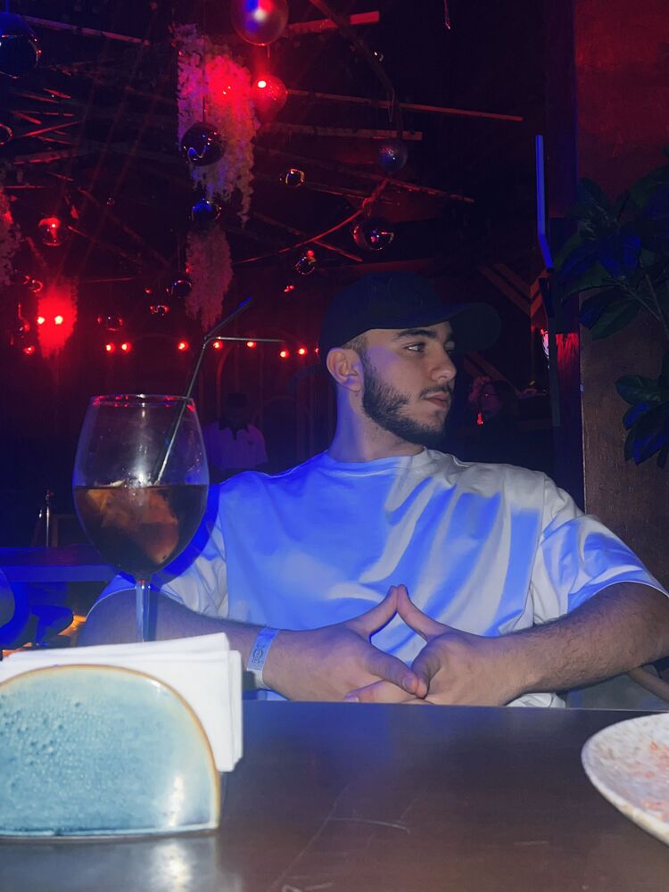  ,   Amine, 21 ,   ,   