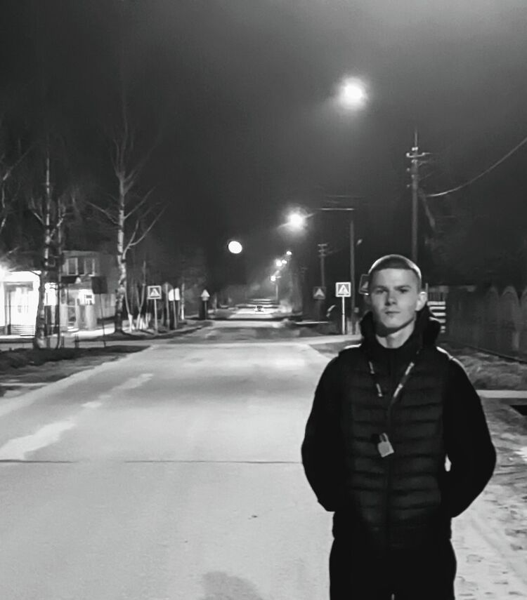  ,   Dmitry, 19 ,   ,   