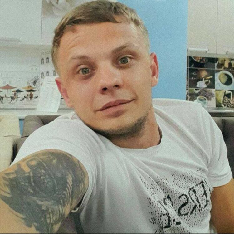  ,   Sergei, 32 ,   ,   